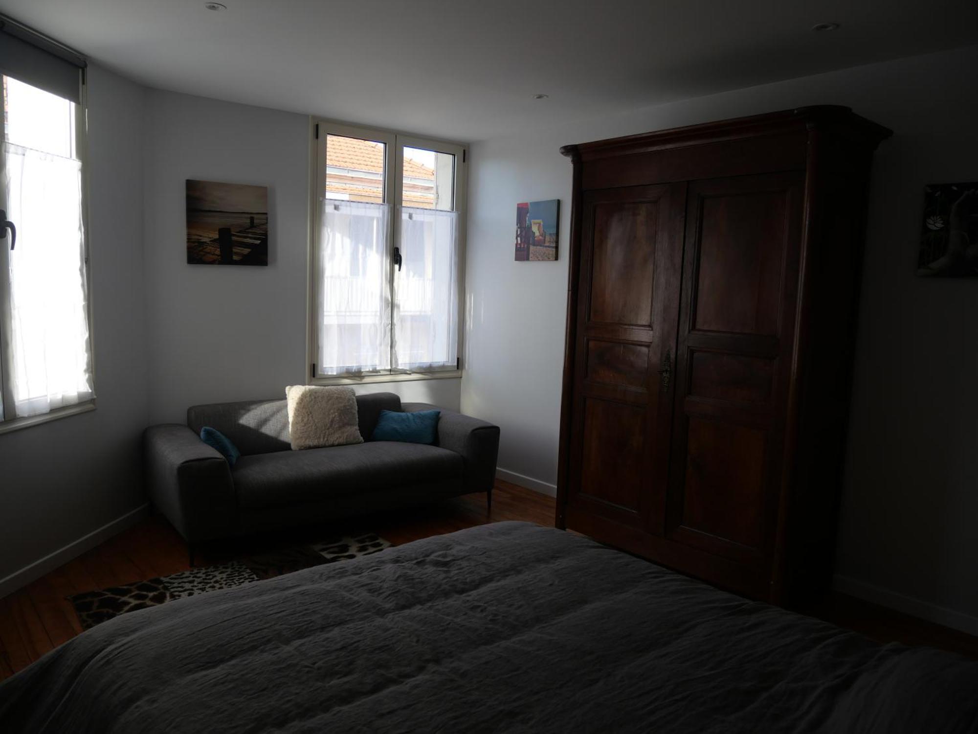 Appartement T5 110 M2 Climatise Neuf, A 3 Minutes Des Plages, Des Rues Pietonnes *